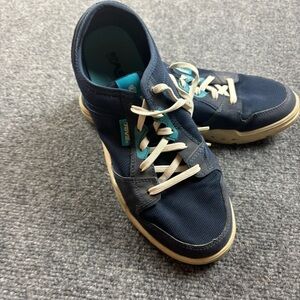 TEVA Women’s Blue Slimkosi sport/water shoe Lace up size: 7.5